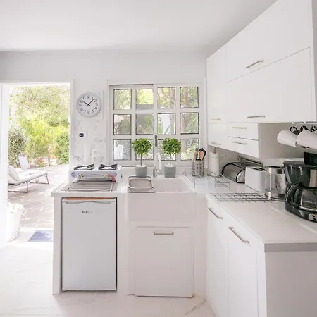 Vila Gardenhouse Rafína Exteriér fotografie
